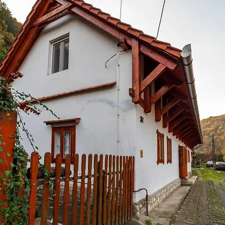 Panoramic House In The Valley *