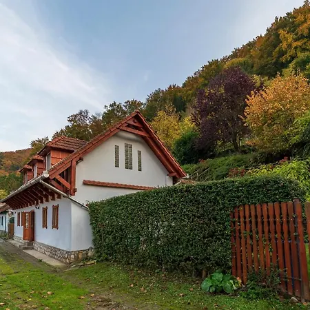 Panoramic House In The Valley Feriehus Miskolc