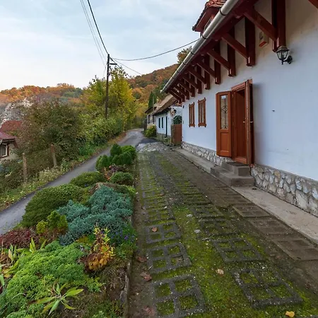 Panoramic House In The Valley Miskolc