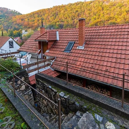 Panoramic House In The Valley