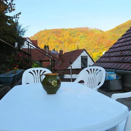 Panoramic House In The Valley